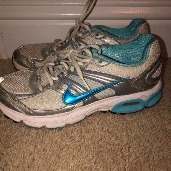 Nike running shoes - Picture 2 of 4